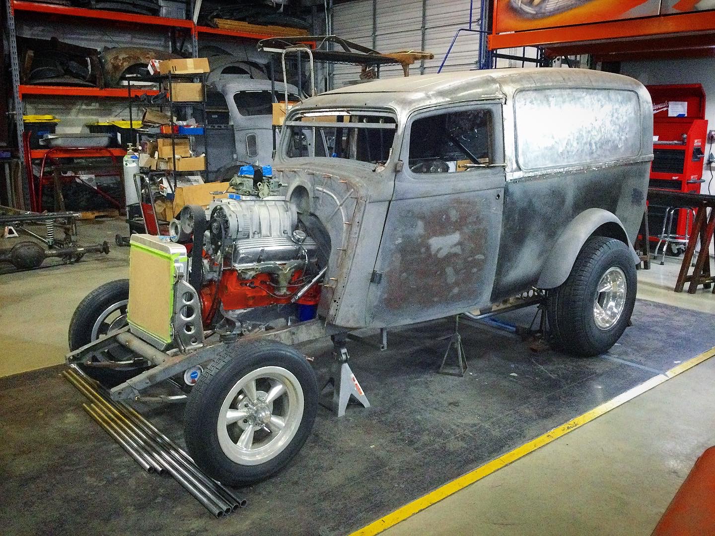 Profile view of Willys Gasser's side