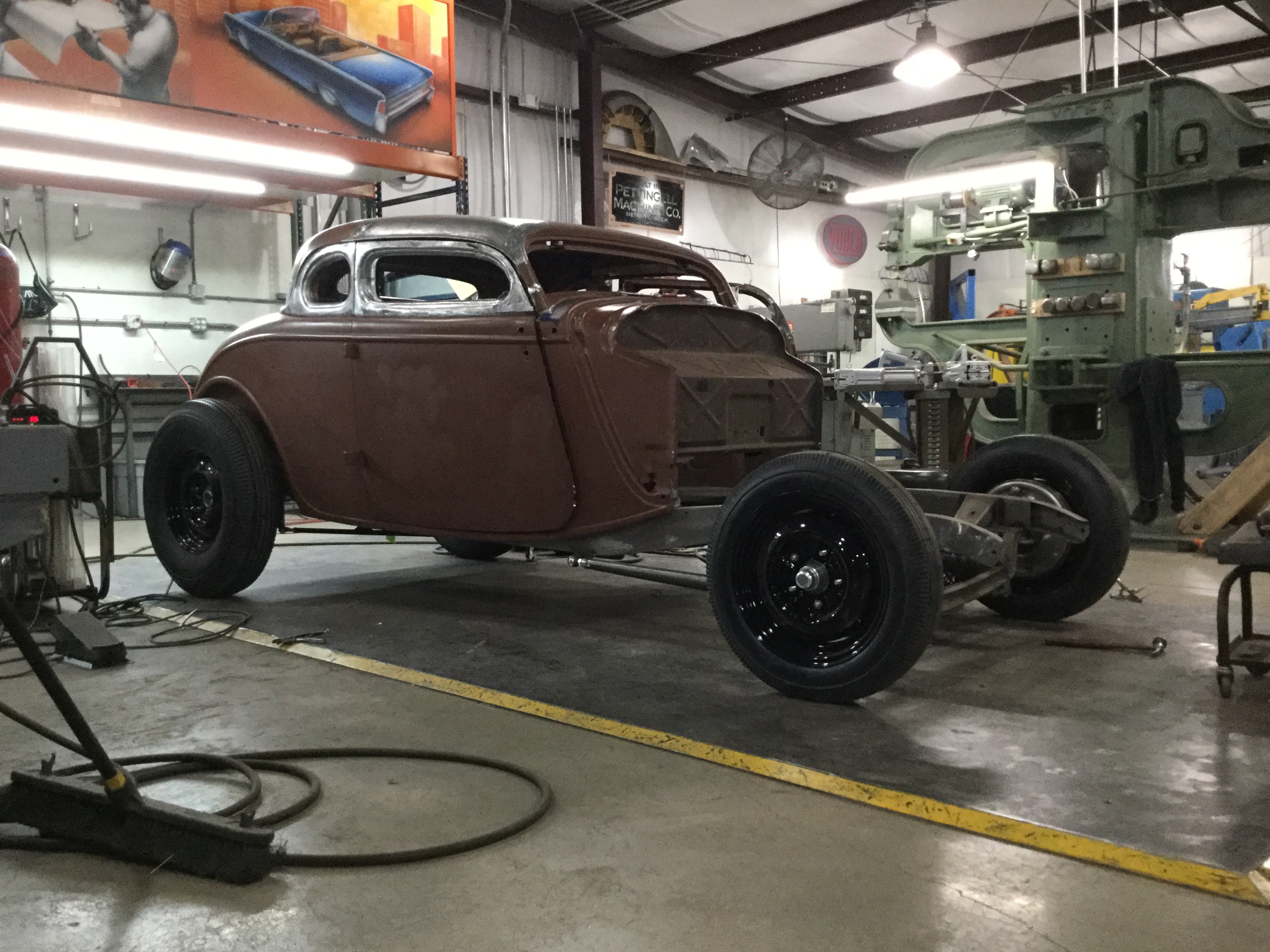 1934 5-window coupe front view